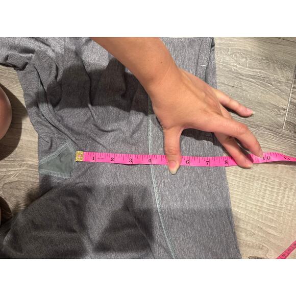 Lululemon Wunder Under Crop Leggings in Heathered Gray, size 4 EUC - Picture 8 of 10